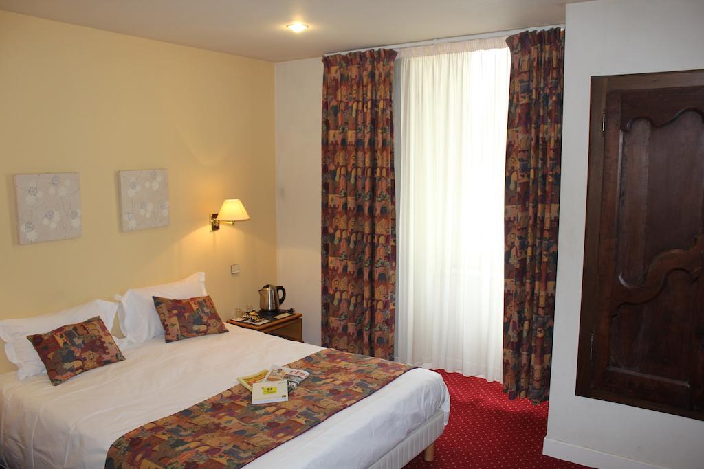 Logis Le Relais De Fusies Hotell Lacaune Exteriör bild