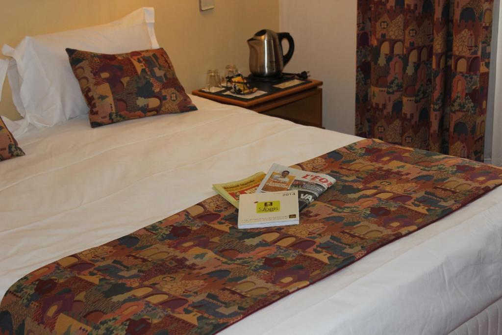Logis Le Relais De Fusies Hotell Lacaune Rum bild